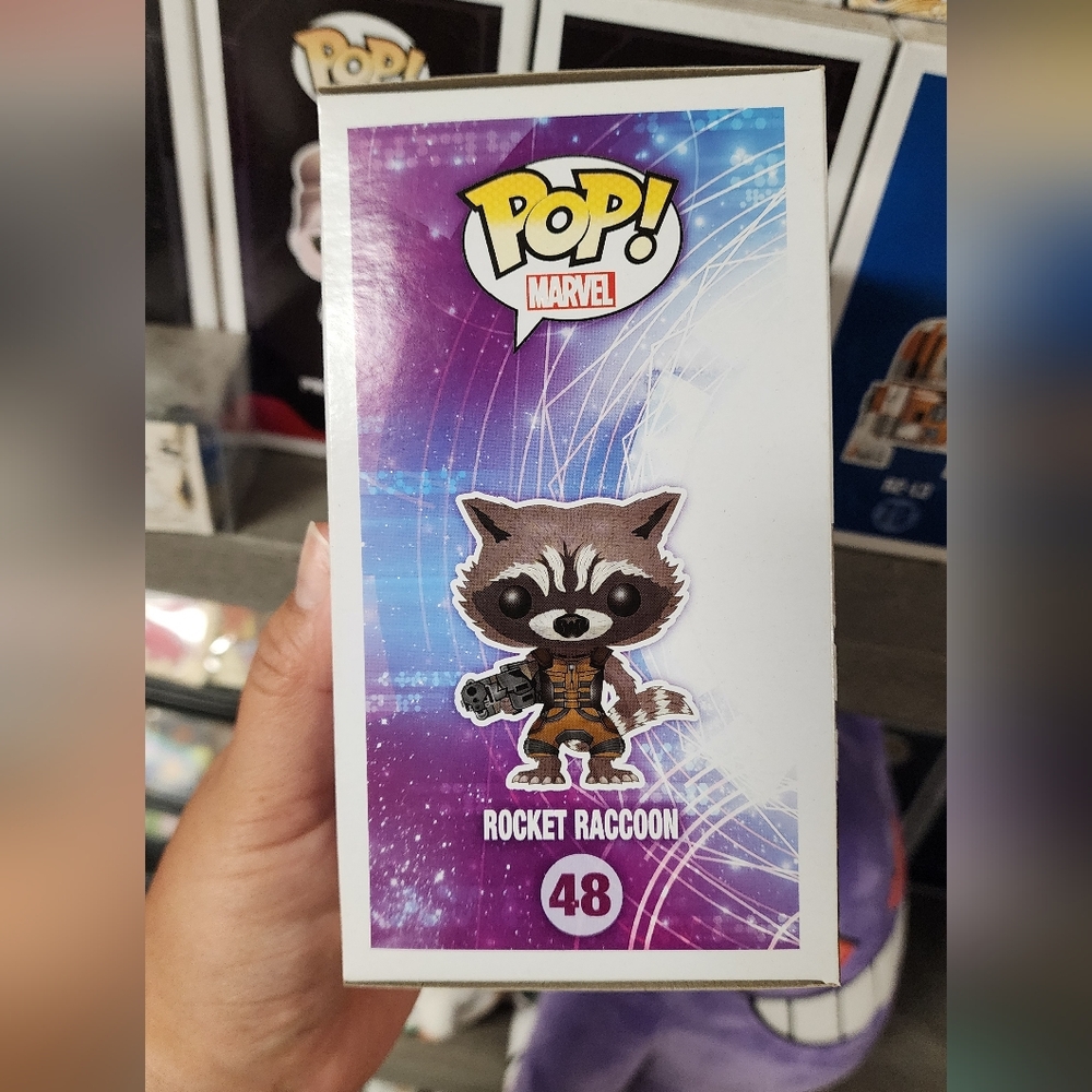 Rocket Raccoon Vinyl Figure - Picture 3 of 6